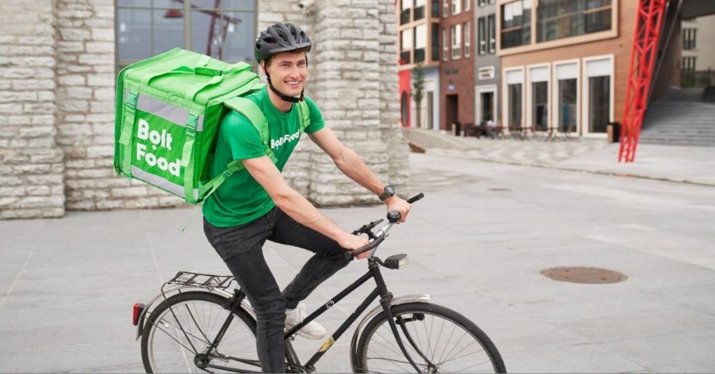 Curier Bolt Food pe bicicleta
